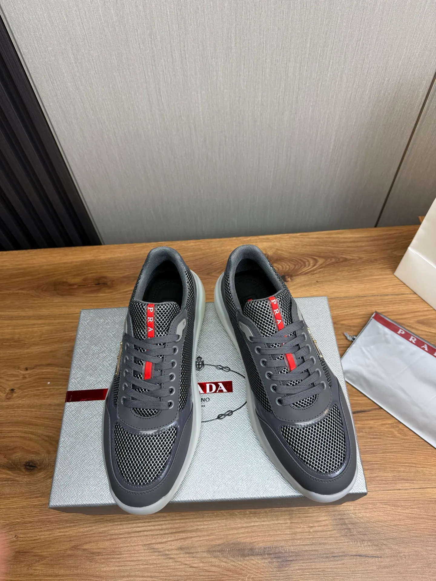 Factory price 620💰 [PRADA] Official website synchronizes new models, high-quality shipments ✔️Hot sale🔥 Original cowhide + cowhide lining, 1🆚1 replica, original bottom, 38-45 (men's 45 is custom-made and cannot be returned)